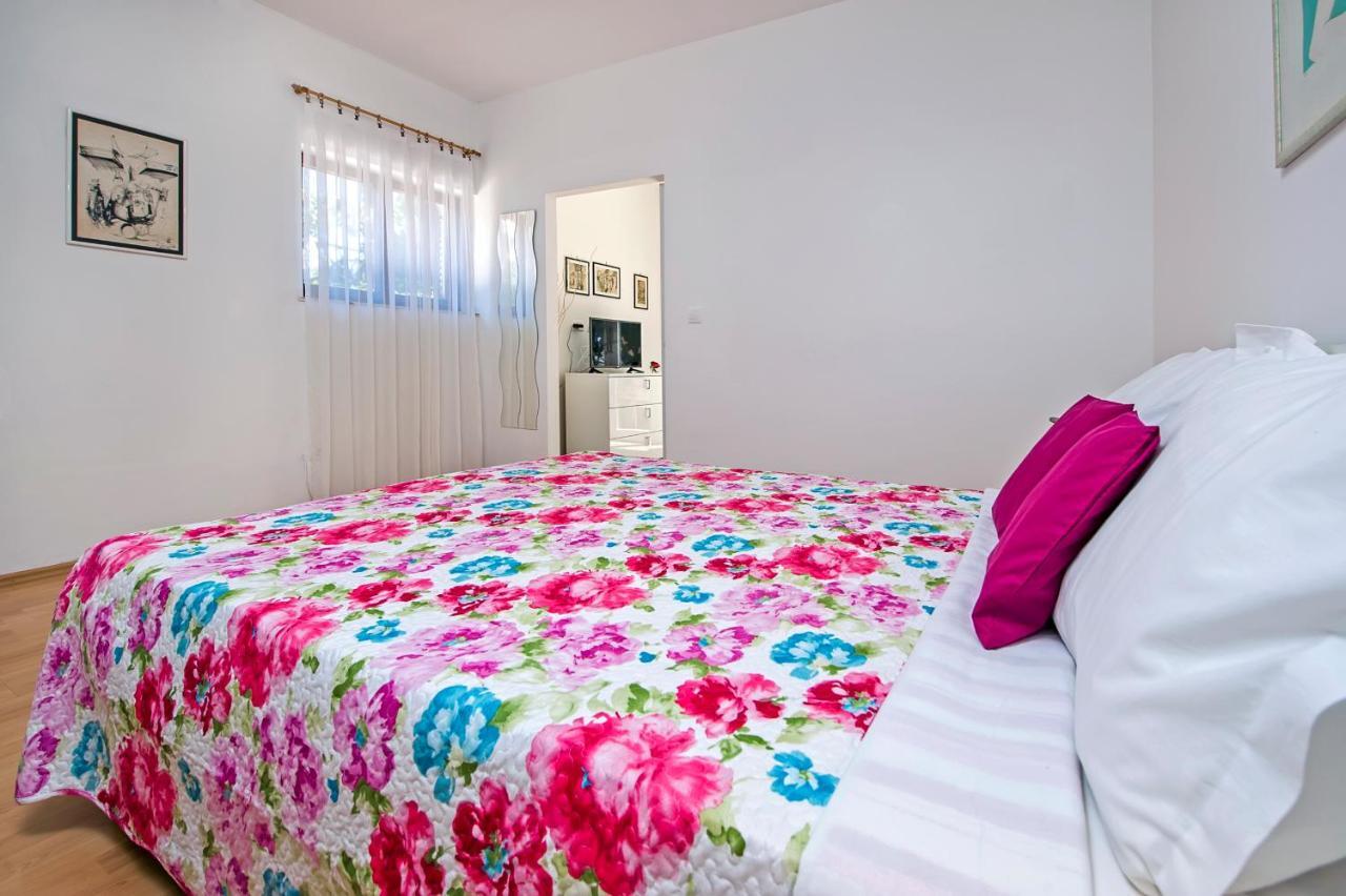 Apartmani&Soba Mimi Rovinj Exterior photo